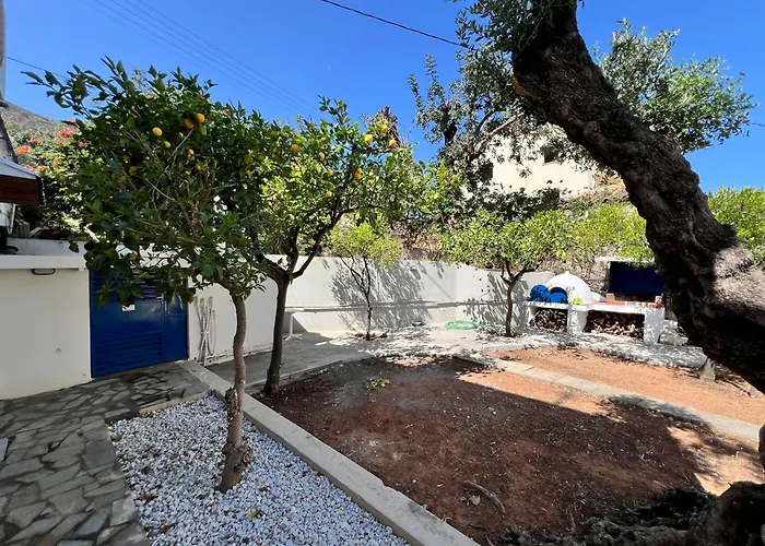 Aliki Piskopiano Villa *